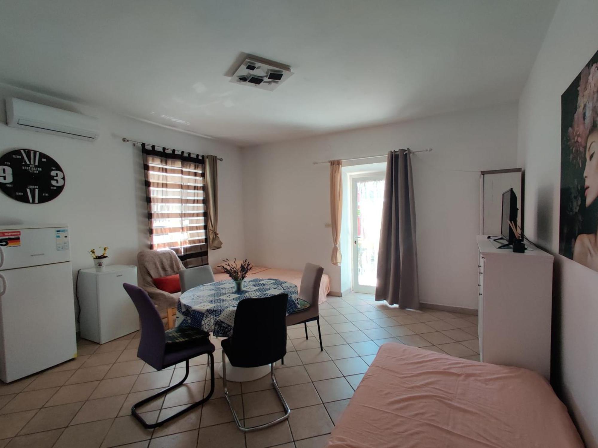 Apartments Pula With Private Parking Self Check In 외부 사진