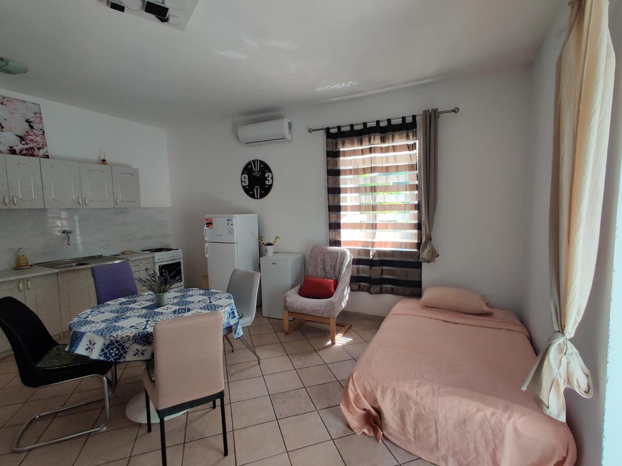 Apartments Pula With Private Parking Self Check In 외부 사진