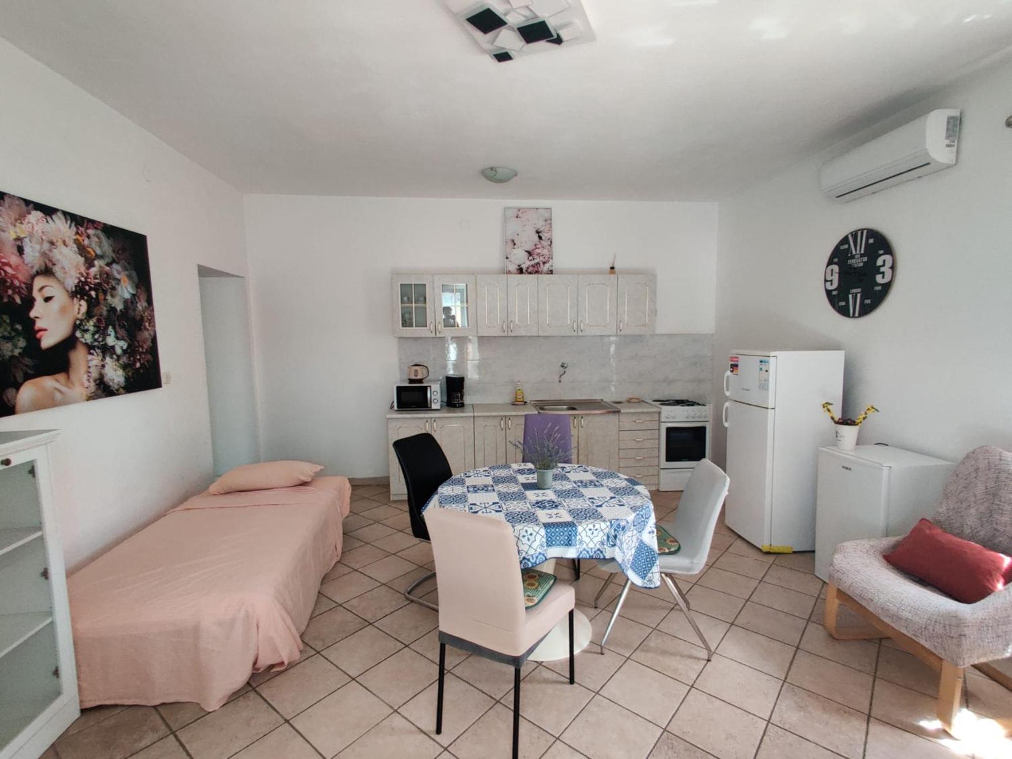 Apartments Pula With Private Parking Self Check In 외부 사진